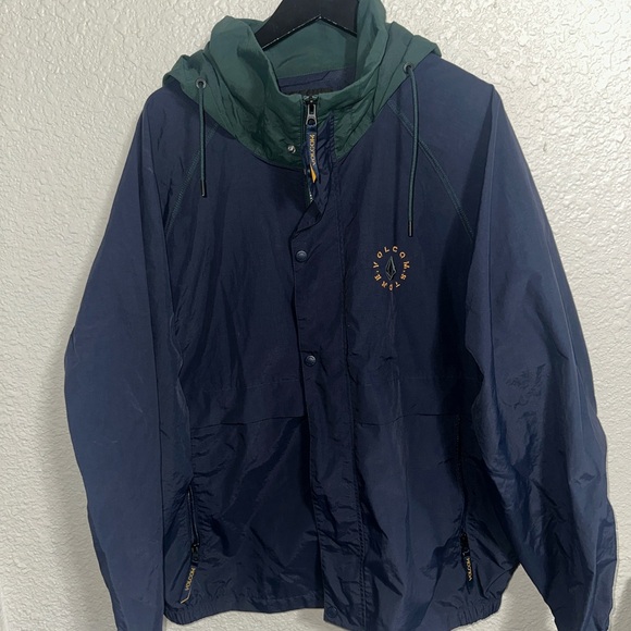 Volcom Men's Navy and Forest Windbreaker - Picture 1 of 2
